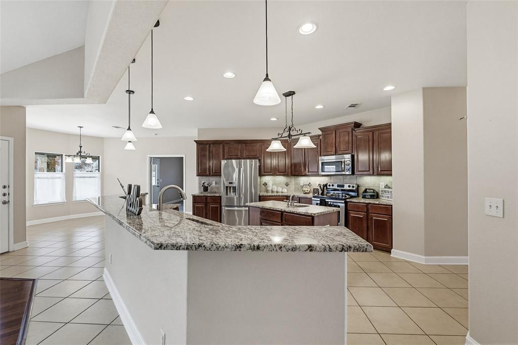 8001 Ridgeway Court Property Photo 7