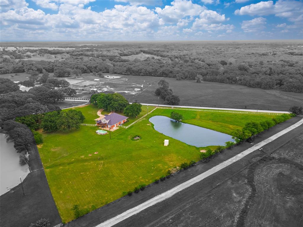 9412 Private Road 2425 Property Photo 1