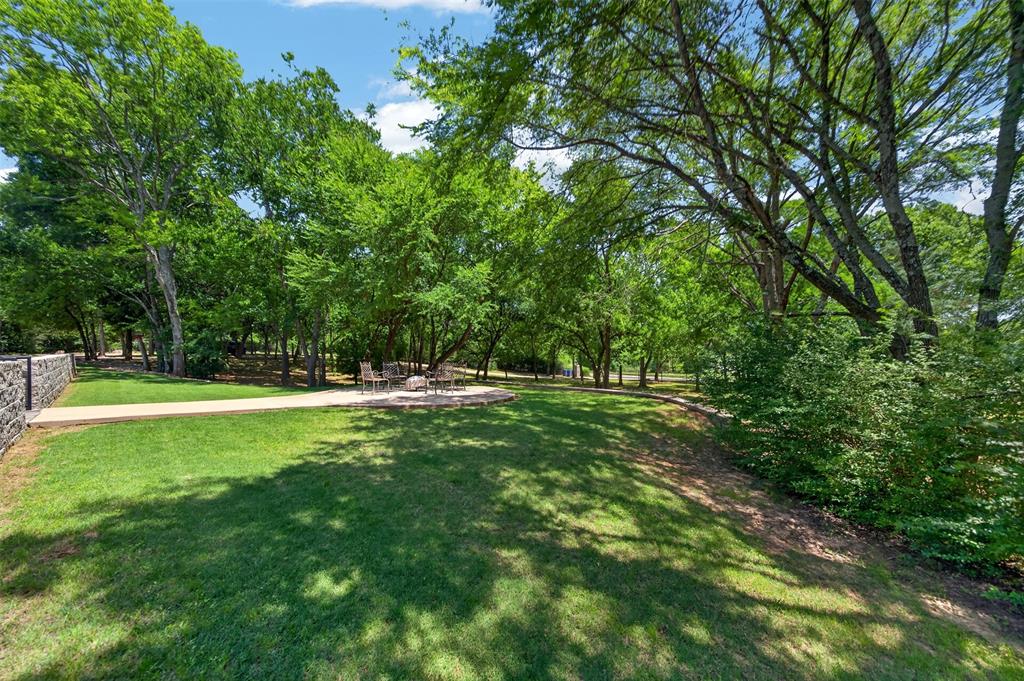 805 County Road 3802 Property Photo 39