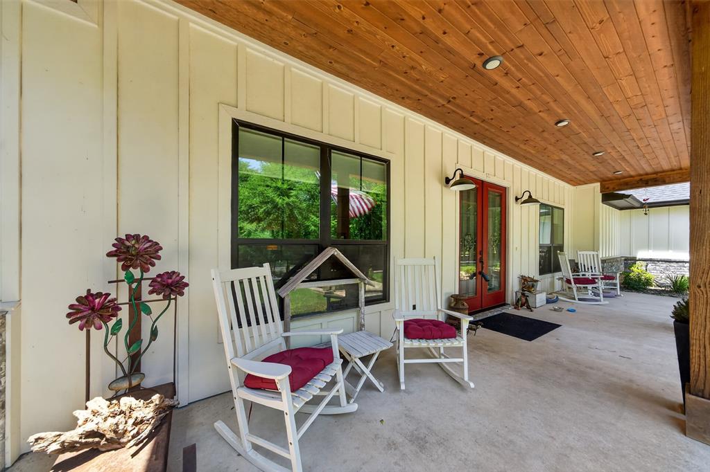 805 County Road 3802 Property Photo 40