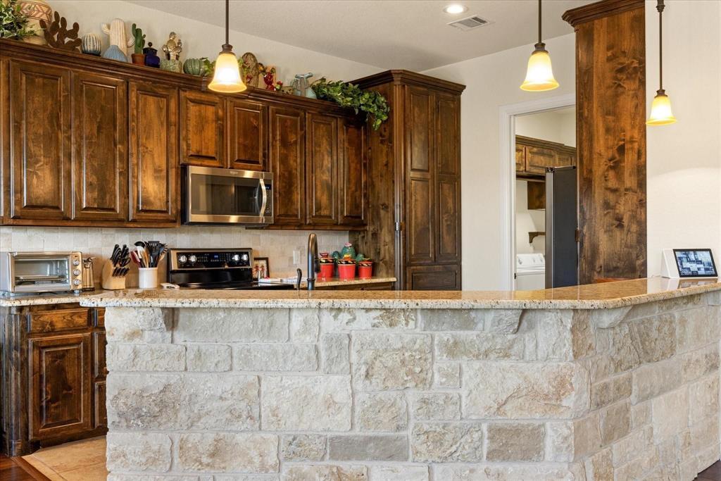 158 Valley View Property Photo 9