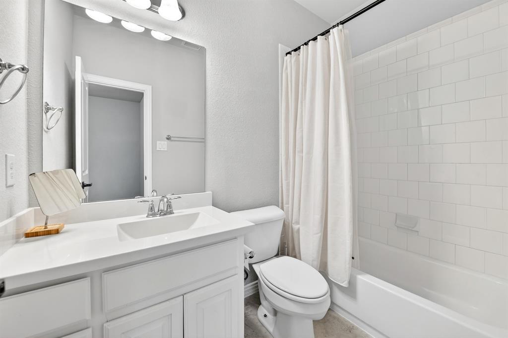 8032 Deep Water Cove Property Photo 11