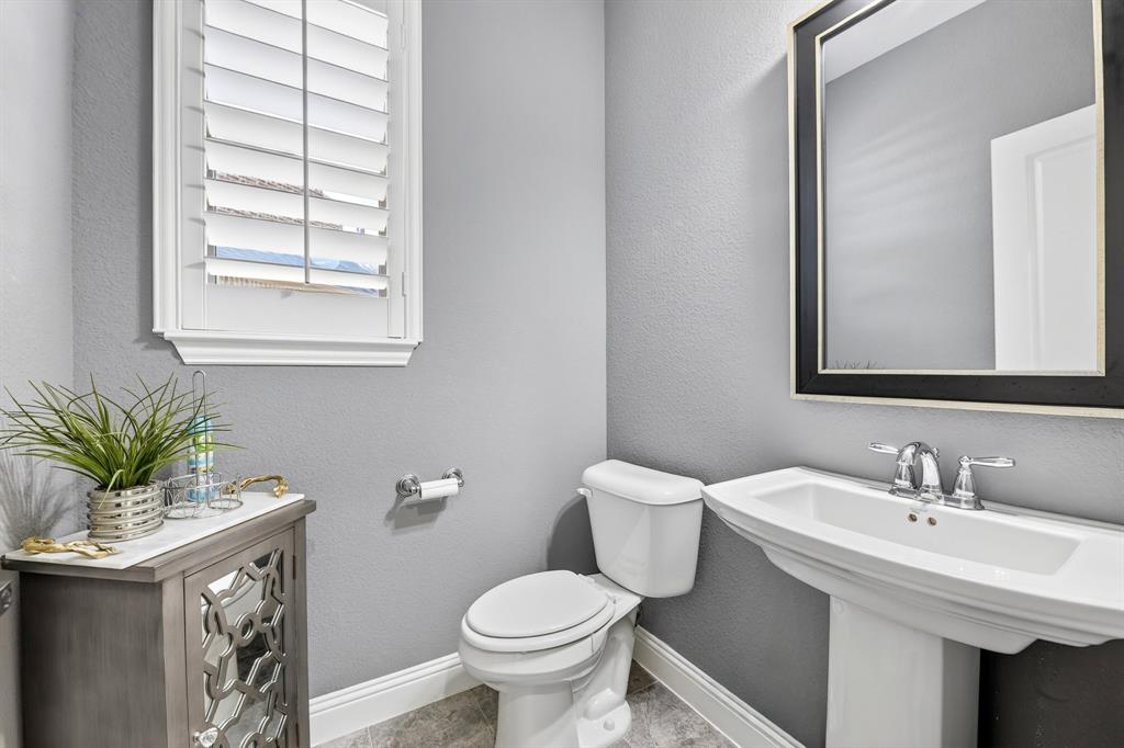 8032 Deep Water Cove Property Photo 13