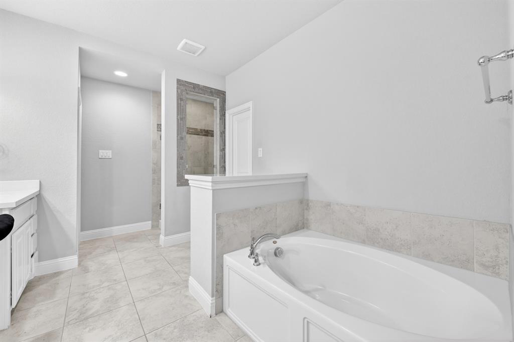 8032 Deep Water Cove Property Photo 20