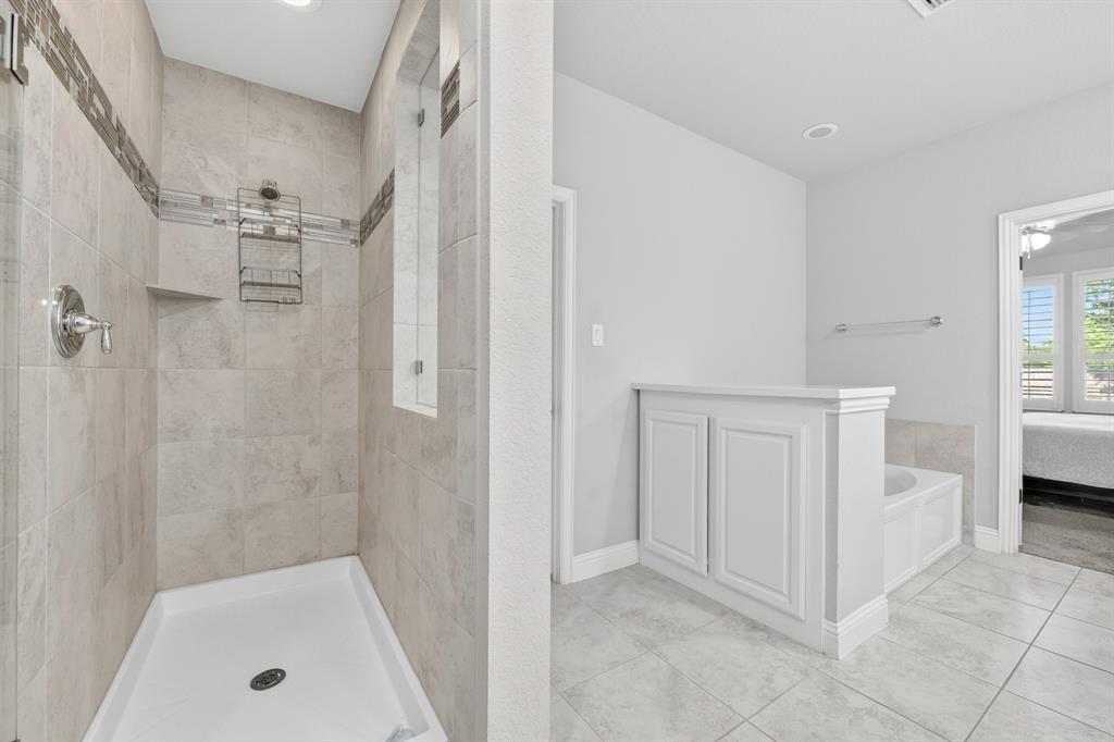 8032 Deep Water Cove Property Photo 21
