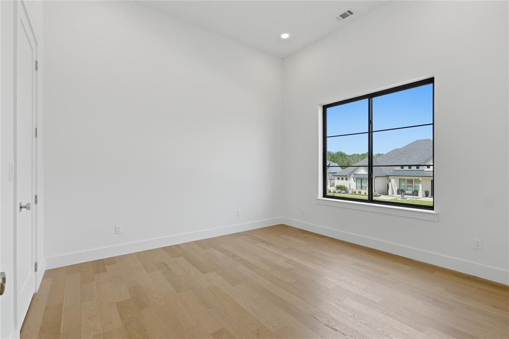 145 Sawgrass Drive Property Photo 13