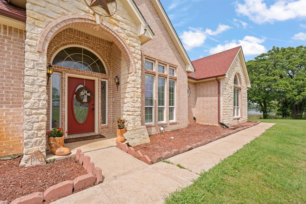 1701 W Lake Shore Drive Property Photo 4