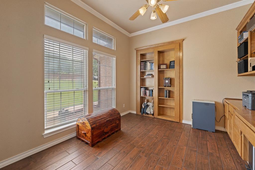 1701 W Lake Shore Drive Property Photo 9