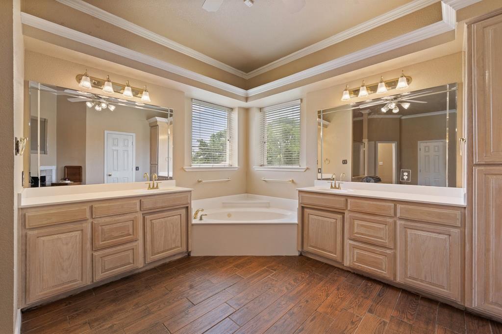 1701 W Lake Shore Drive Property Photo 23