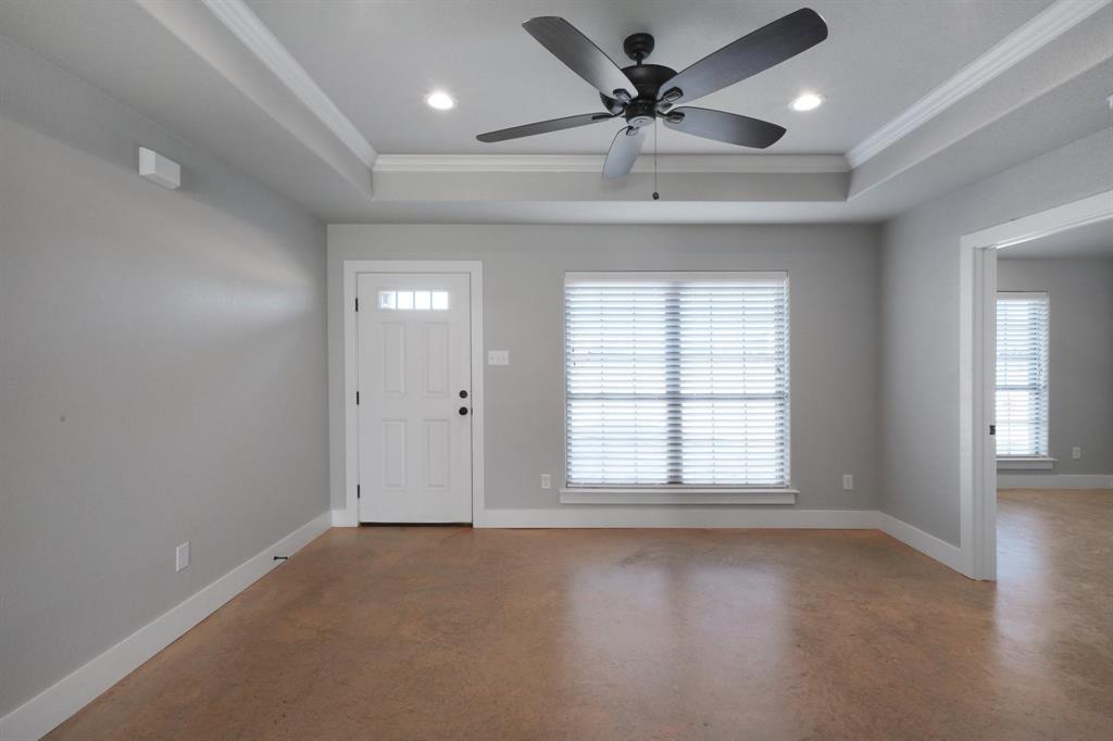 101 Lone Star Road Property Photo 6