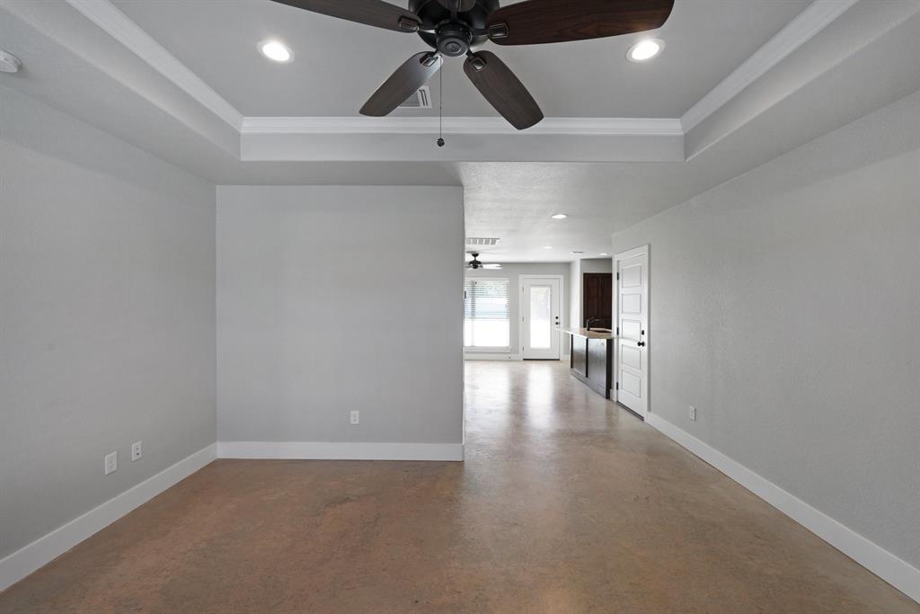 101 Lone Star Road Property Photo 8