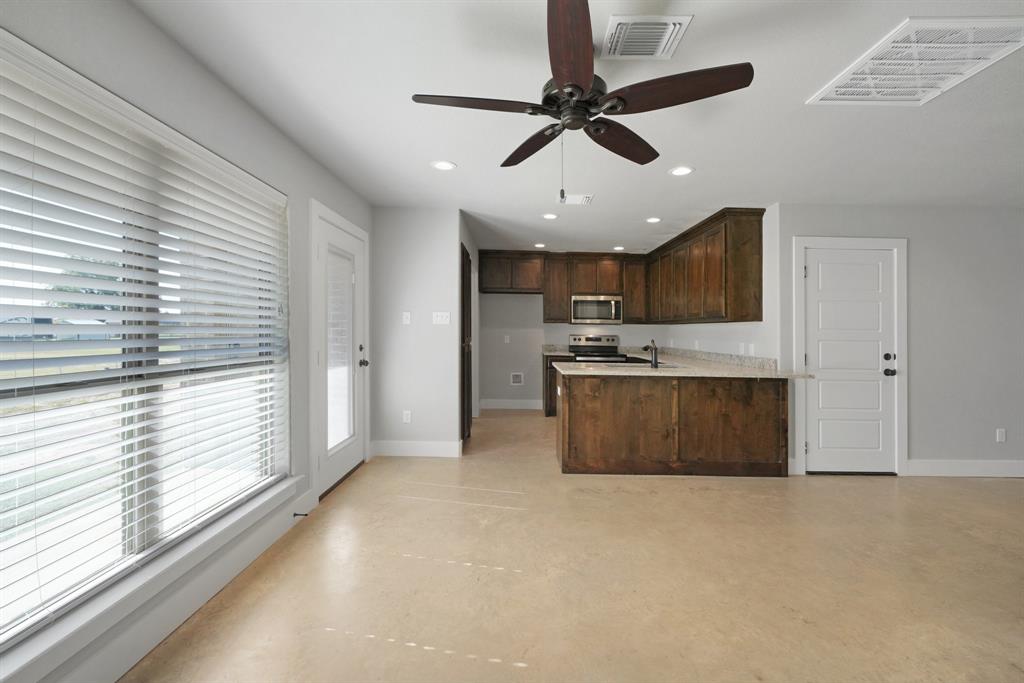 101 Lone Star Road Property Photo 11