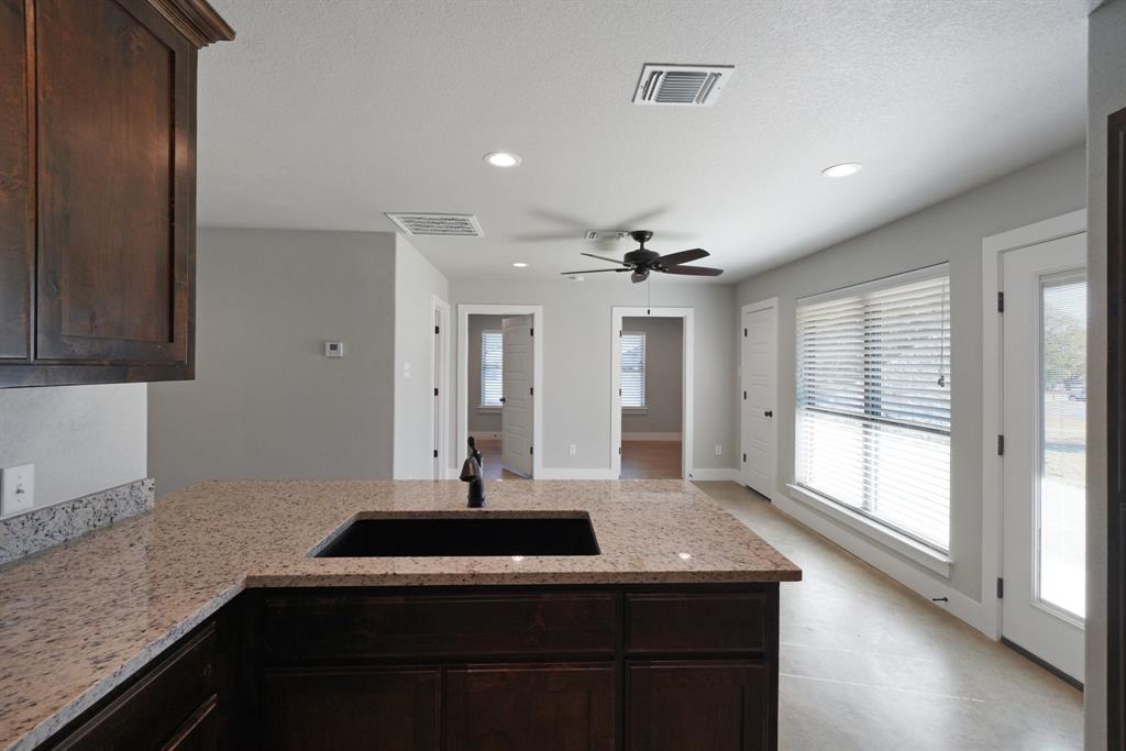 101 Lone Star Road Property Photo 12