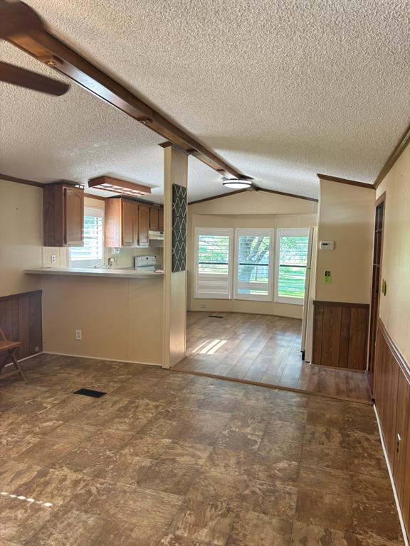 306 Oak Street Property Photo 8