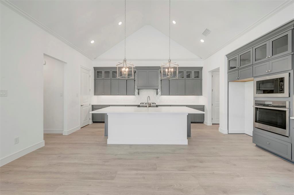 3008 Sandy Springs Drive Property Photo 10