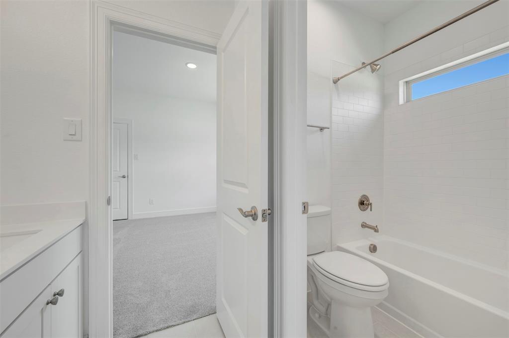 3008 Sandy Springs Drive Property Photo 28