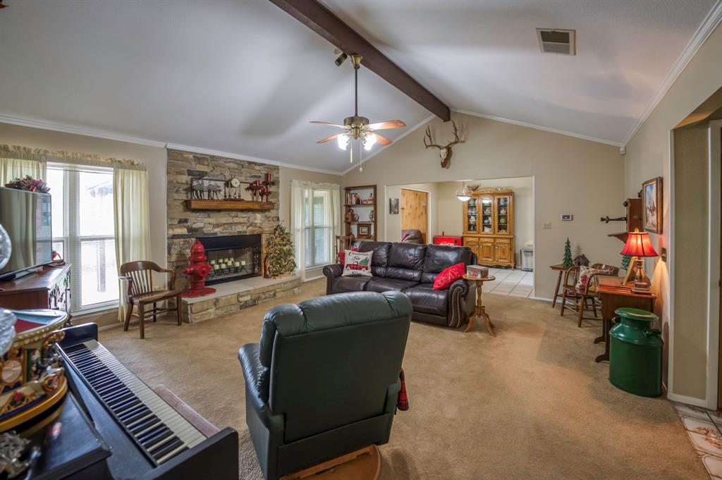 740 Montvale Drive Property Photo 4