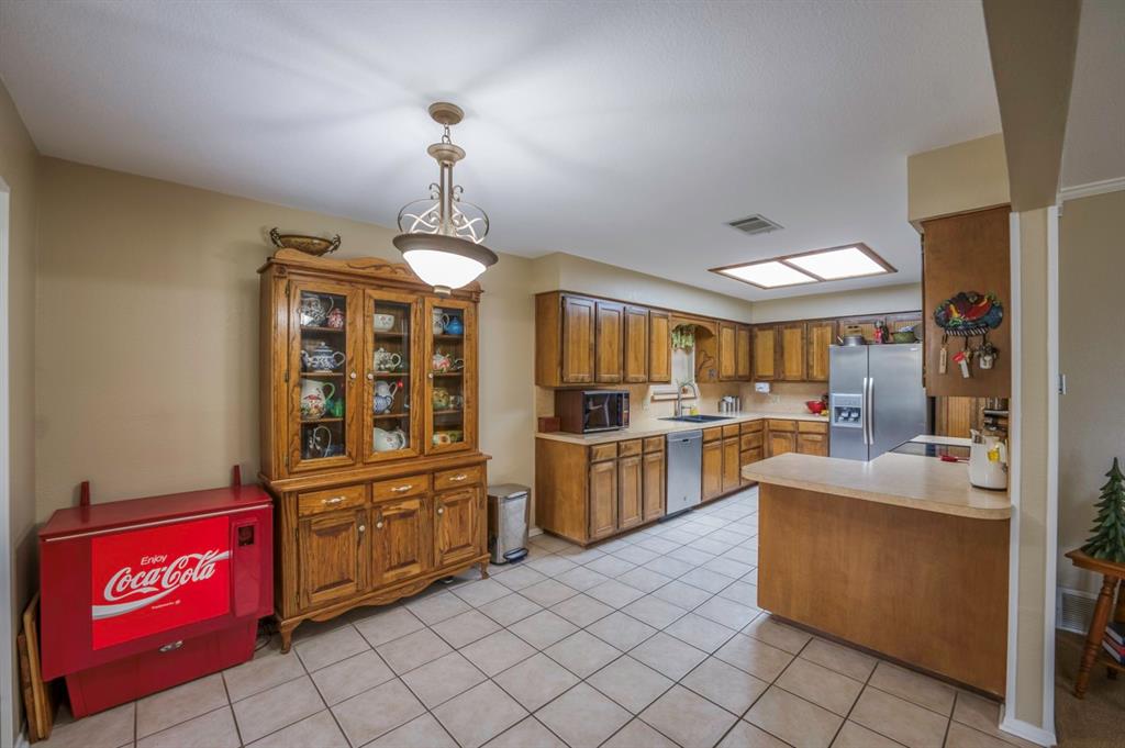 740 Montvale Drive Property Photo 6