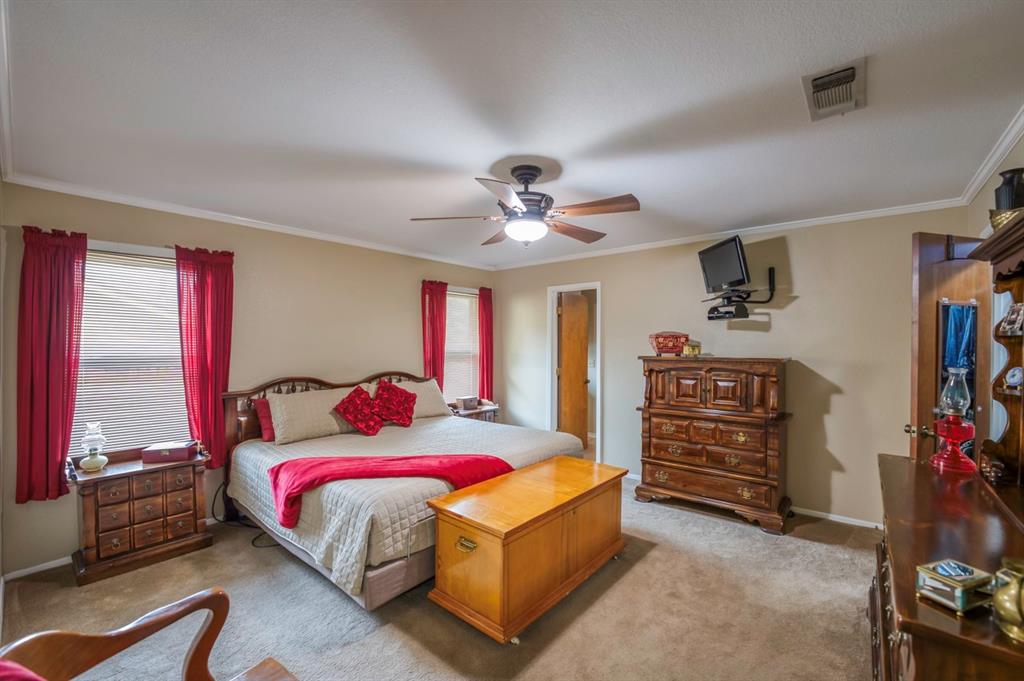 740 Montvale Drive Property Photo 10