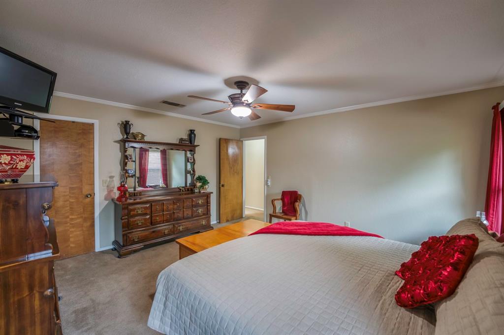 740 Montvale Drive Property Photo 11