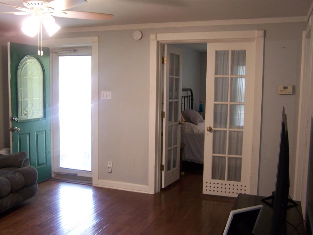 923 Nelson Street Property Photo 3