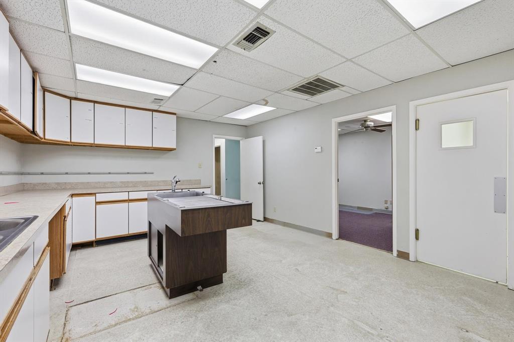 2145 W Park Boulevard Property Photo 10