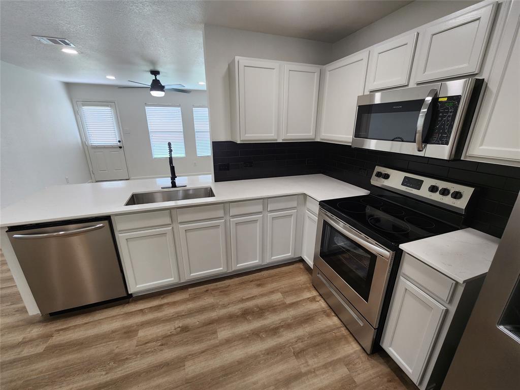 12808 Kingsgate Drive Property Photo 1