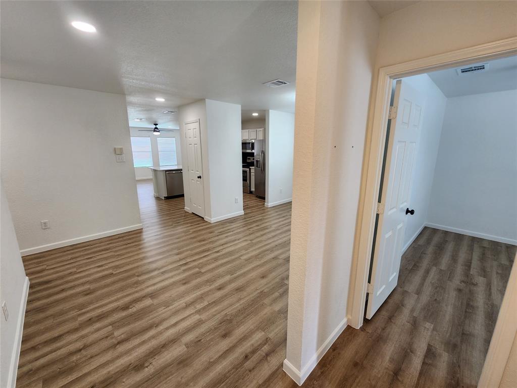 12808 Kingsgate Drive Property Photo 3