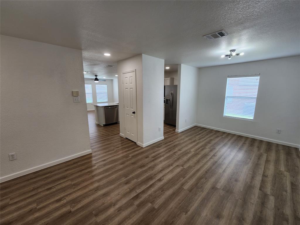 12808 Kingsgate Drive Property Photo 7