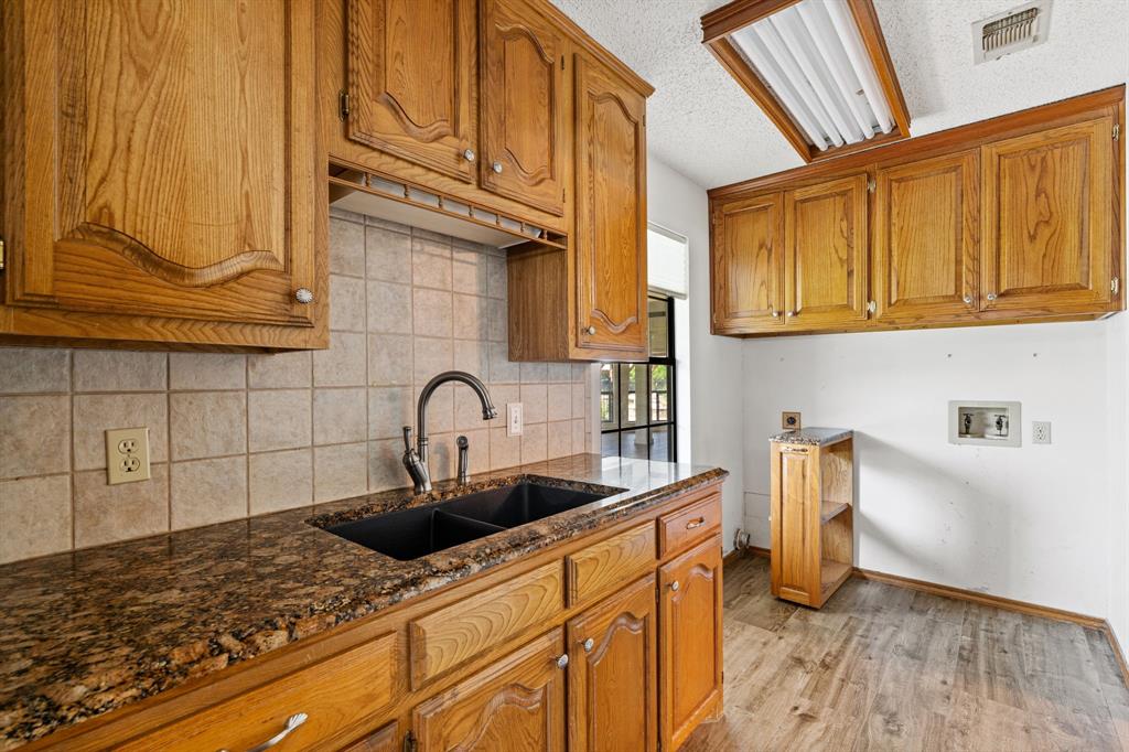 1604 Hollow Way Lane Property Photo 4
