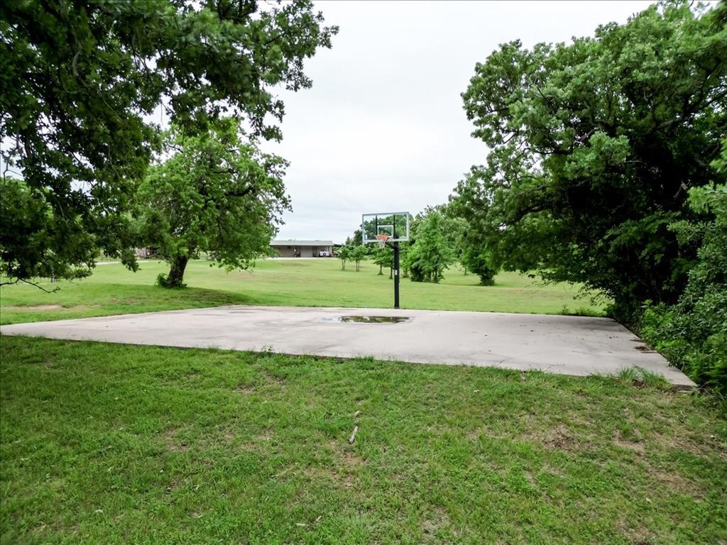 318 E Lone Star Road Property Photo 33