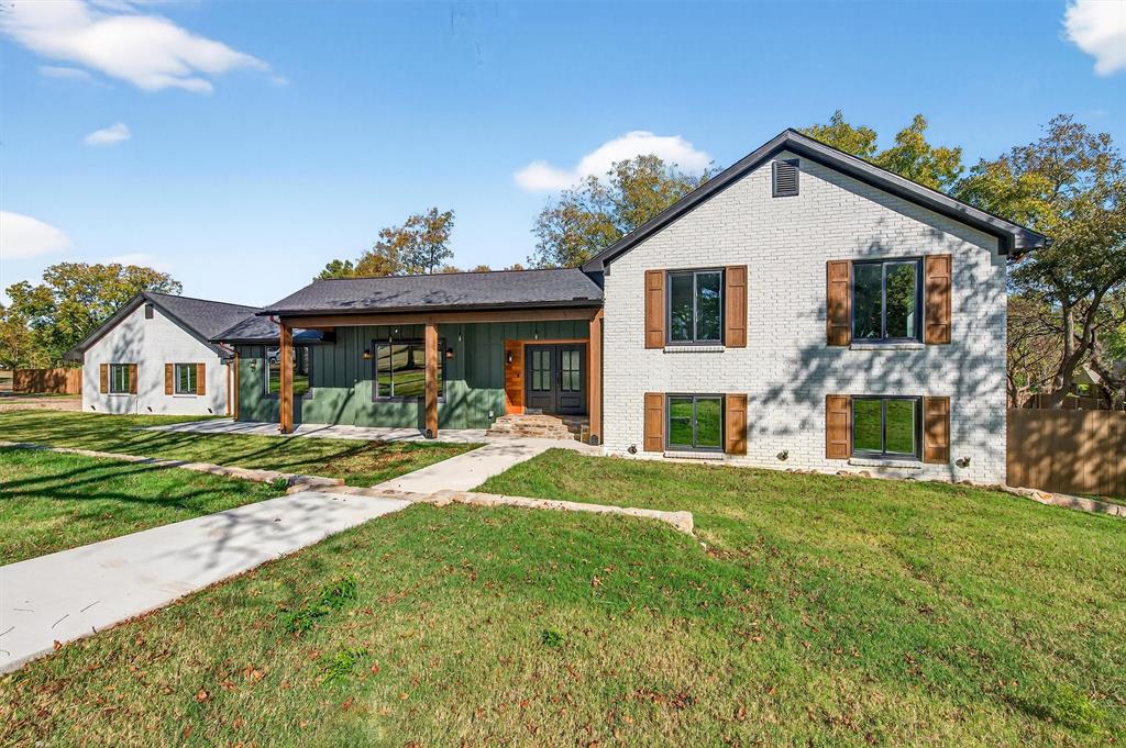 1 River Hills Drive Property Photo 1