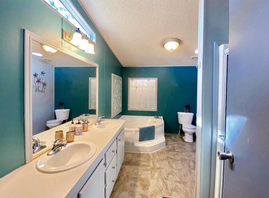 272 County Road 2062 Property Photo 10
