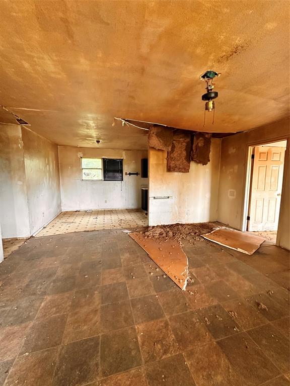 105 Caddo Property Photo 3
