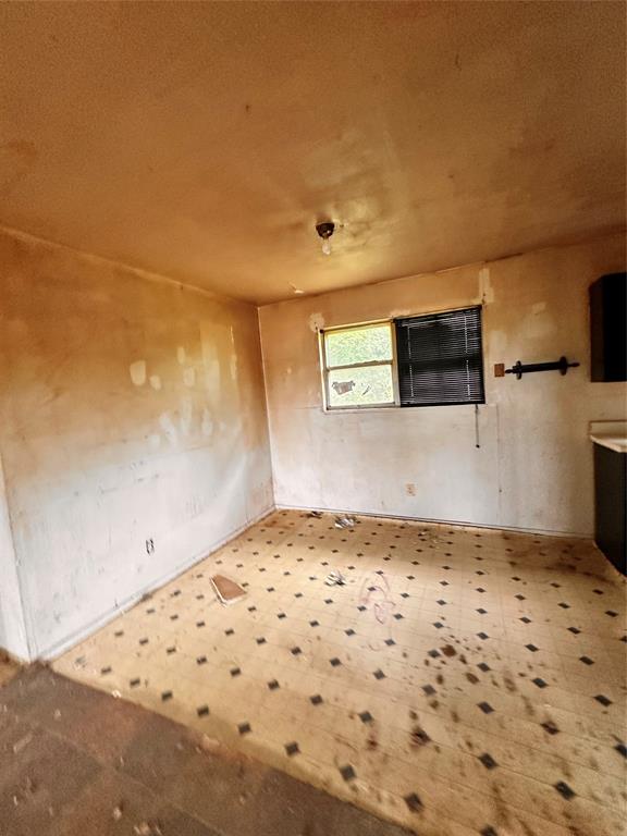 105 Caddo Property Photo 4