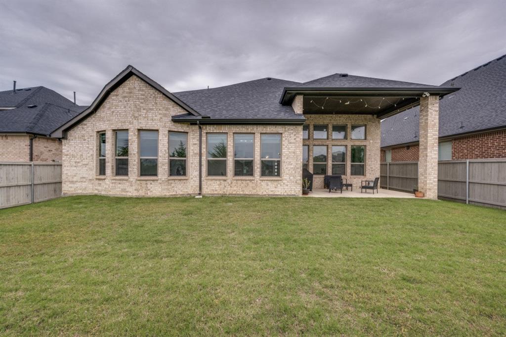 2813 Walker Way Property Photo 28