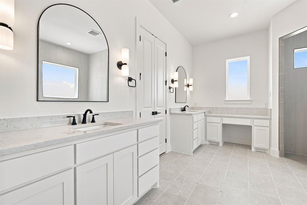 108 Aledo Heights Drive Property Photo 11