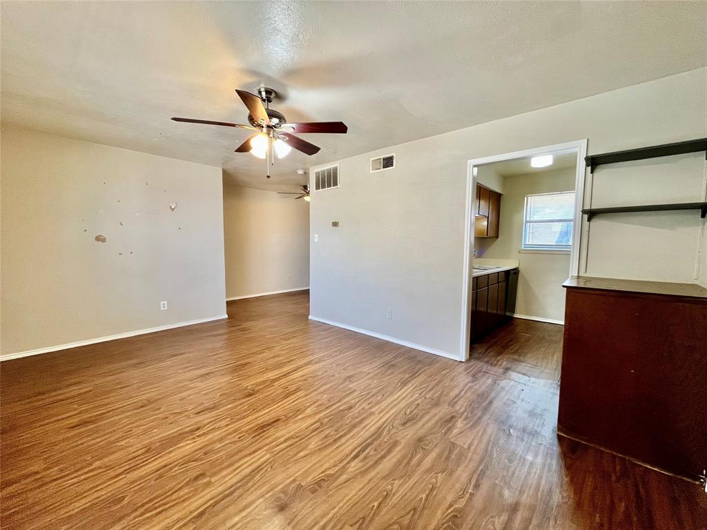 2526 W Prairie Street 204 Property Photo 1
