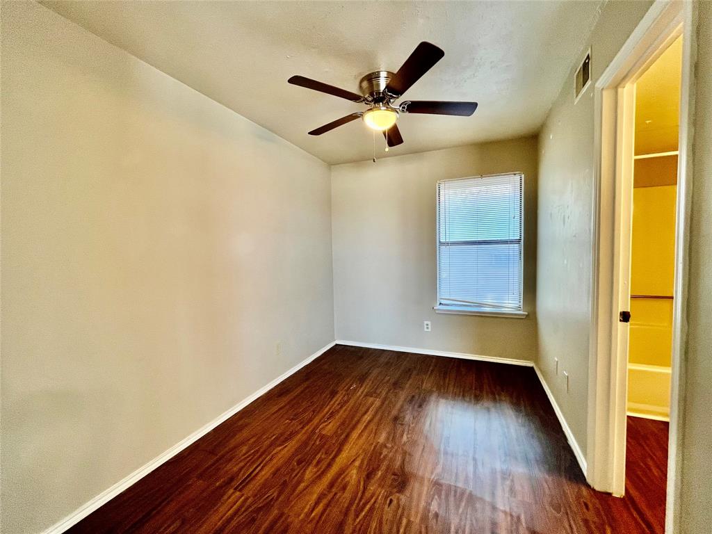 2526 W Prairie Street 204 Property Photo 5