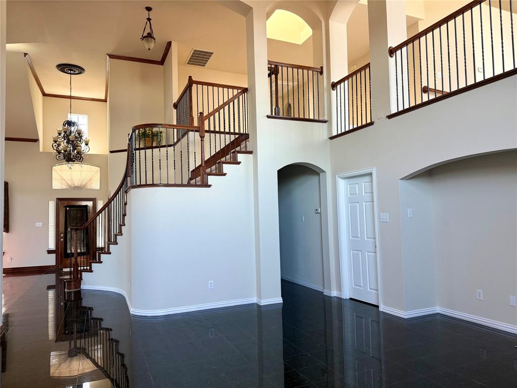 804 Rushmore Drive Property Photo 10