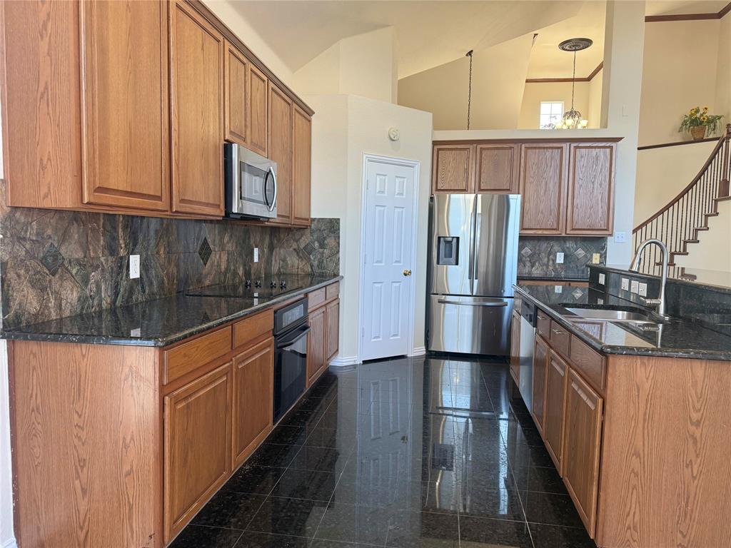 804 Rushmore Drive Property Photo 11
