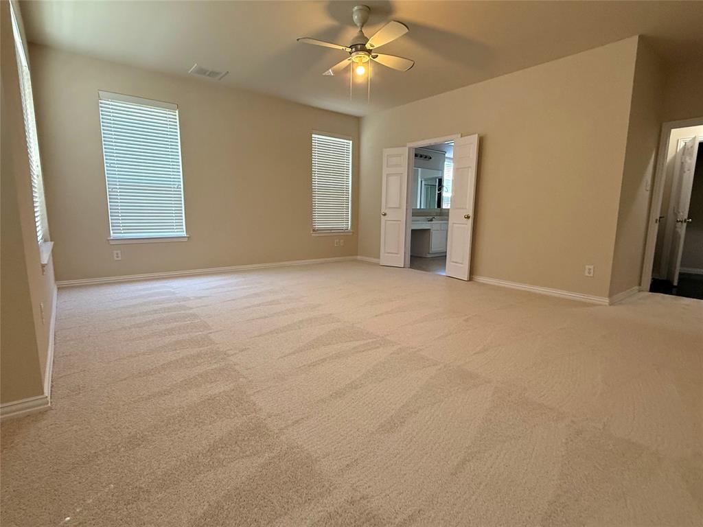 804 Rushmore Drive Property Photo 12