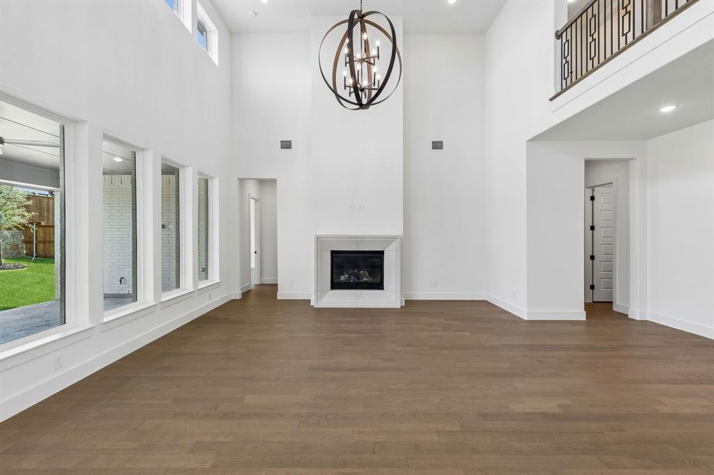 1900 Golden Gate Way Property Photo 5