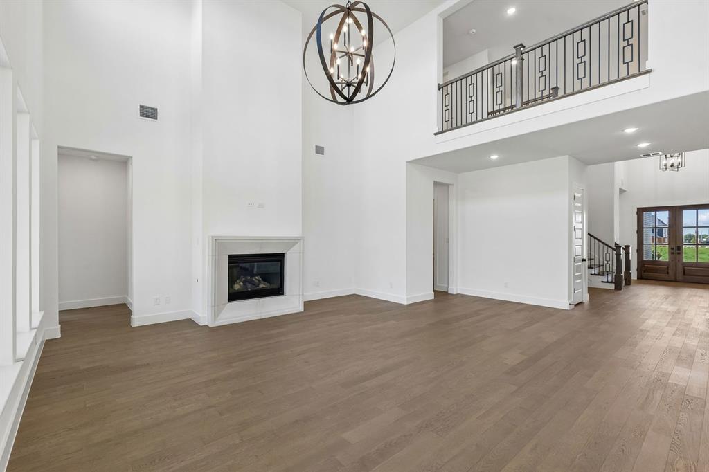 1900 Golden Gate Way Property Photo 13