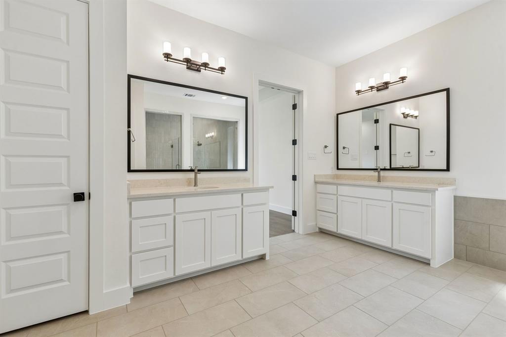 1900 Golden Gate Way Property Photo 18