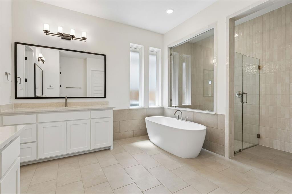 1900 Golden Gate Way Property Photo 19