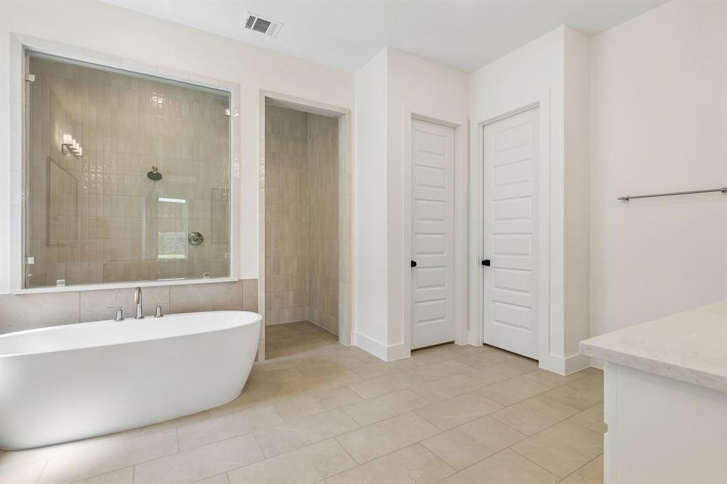 1900 Golden Gate Way Property Photo 20