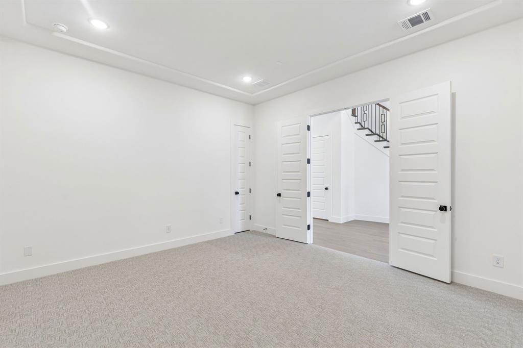 1900 Golden Gate Way Property Photo 22
