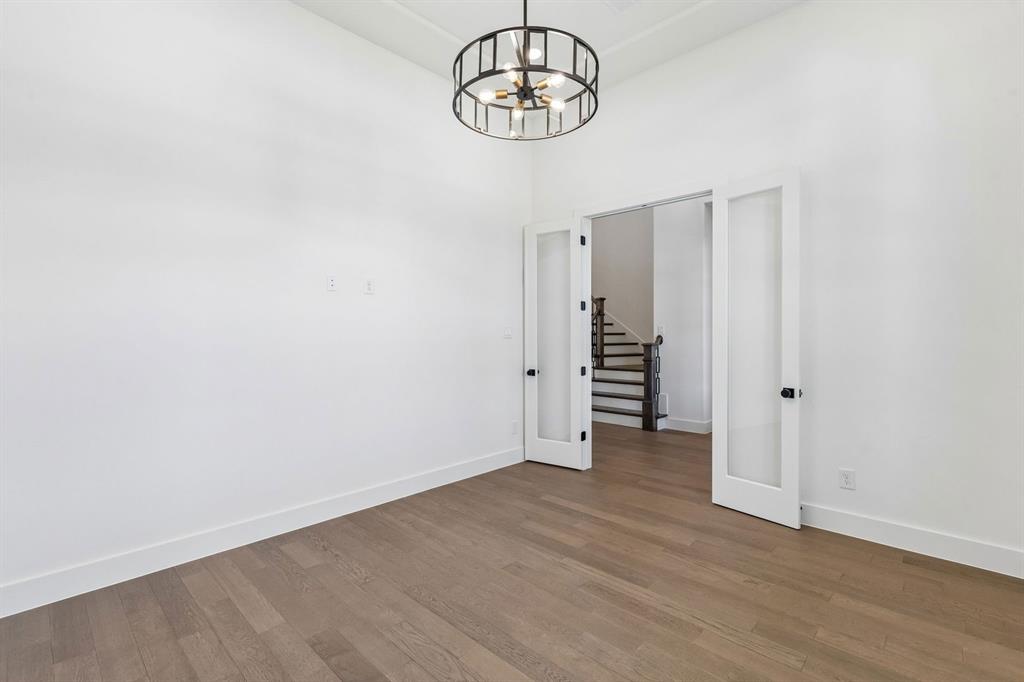 1900 Golden Gate Way Property Photo 24