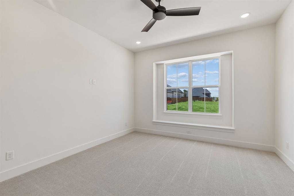 1900 Golden Gate Way Property Photo 27